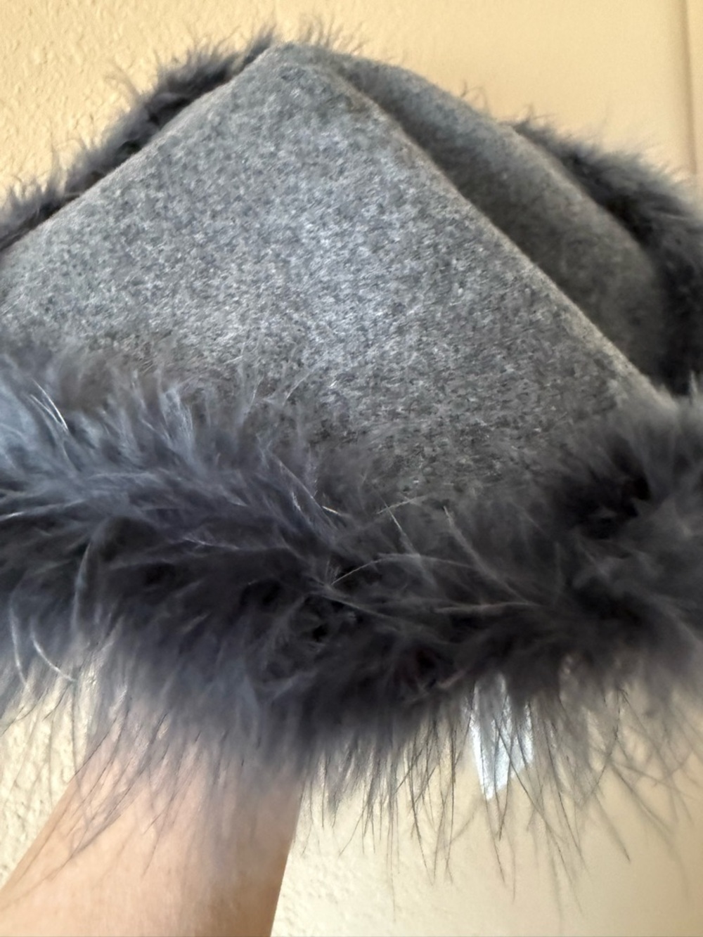 PRESTON & YORK 100% wool beret classic beanie hat with feather detailing
Grey